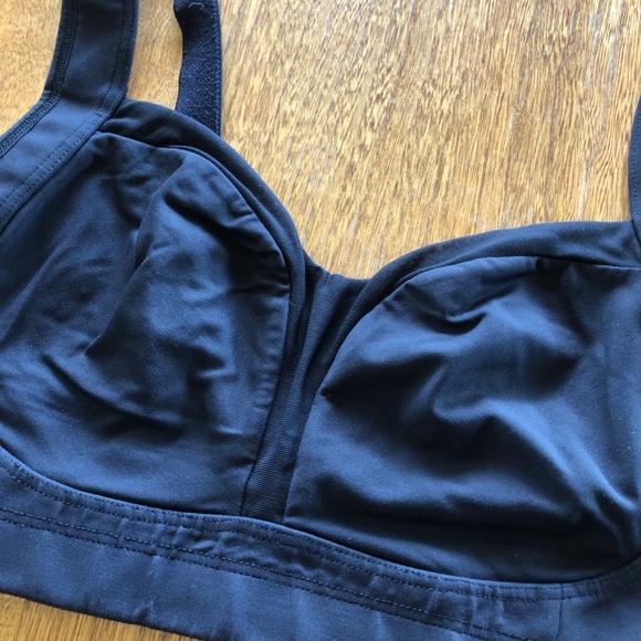 Lululemon ta ta tamer Sports 34C - Picture 2 of 5